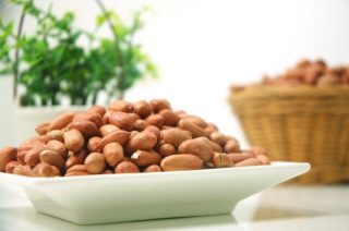 peanuts and healthy fats for imporving brain health